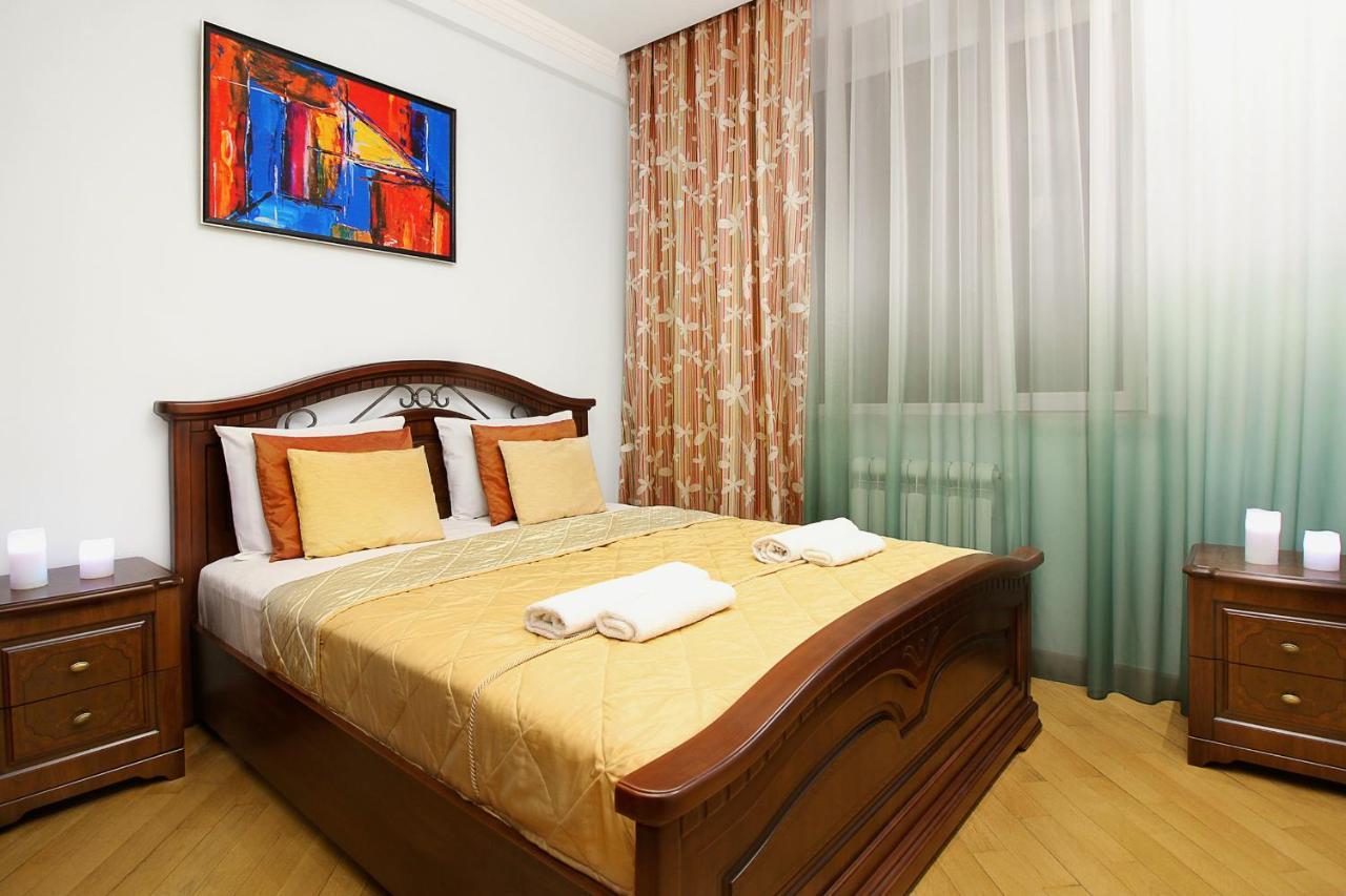 3 Bedroom Apartment Near Republic Square Yerevan Exterior photo